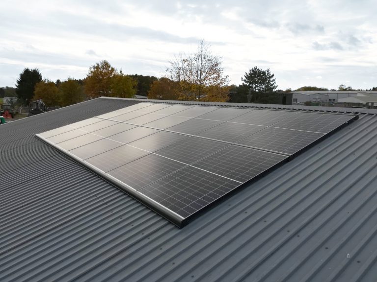Einfamilienhaus Solaranlage 9 kWp und Speicher