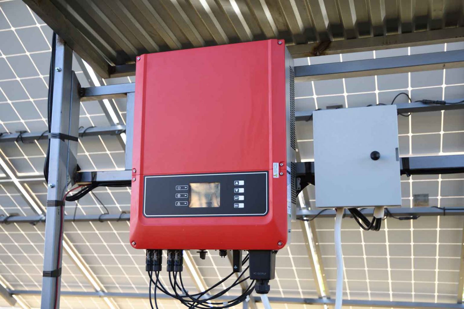 Wechselrichter für PV-Anlagen - ADLER Solar